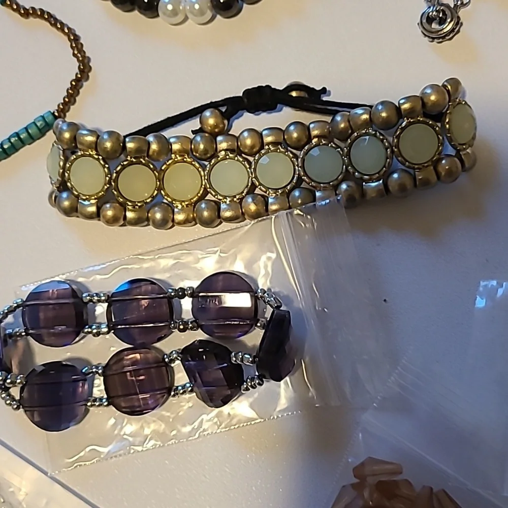 Jewlery and Craft Beads Bundle, Beads, and Necklaces - Picture 11 of 16